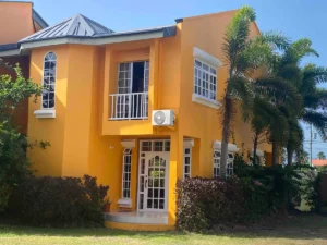 3 Bedroom Villa, Crown Point (Ref: UE-CV)
